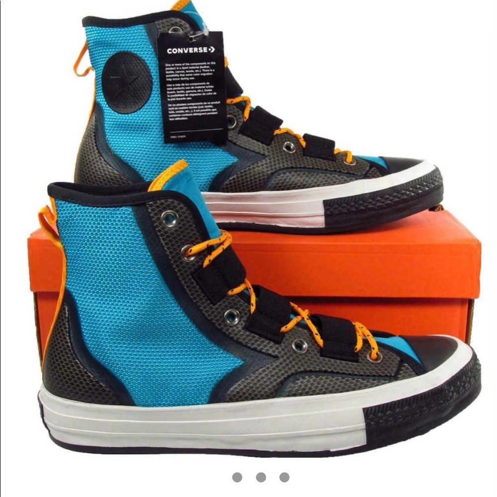 CONVERSE HIKETECH NEW size 10